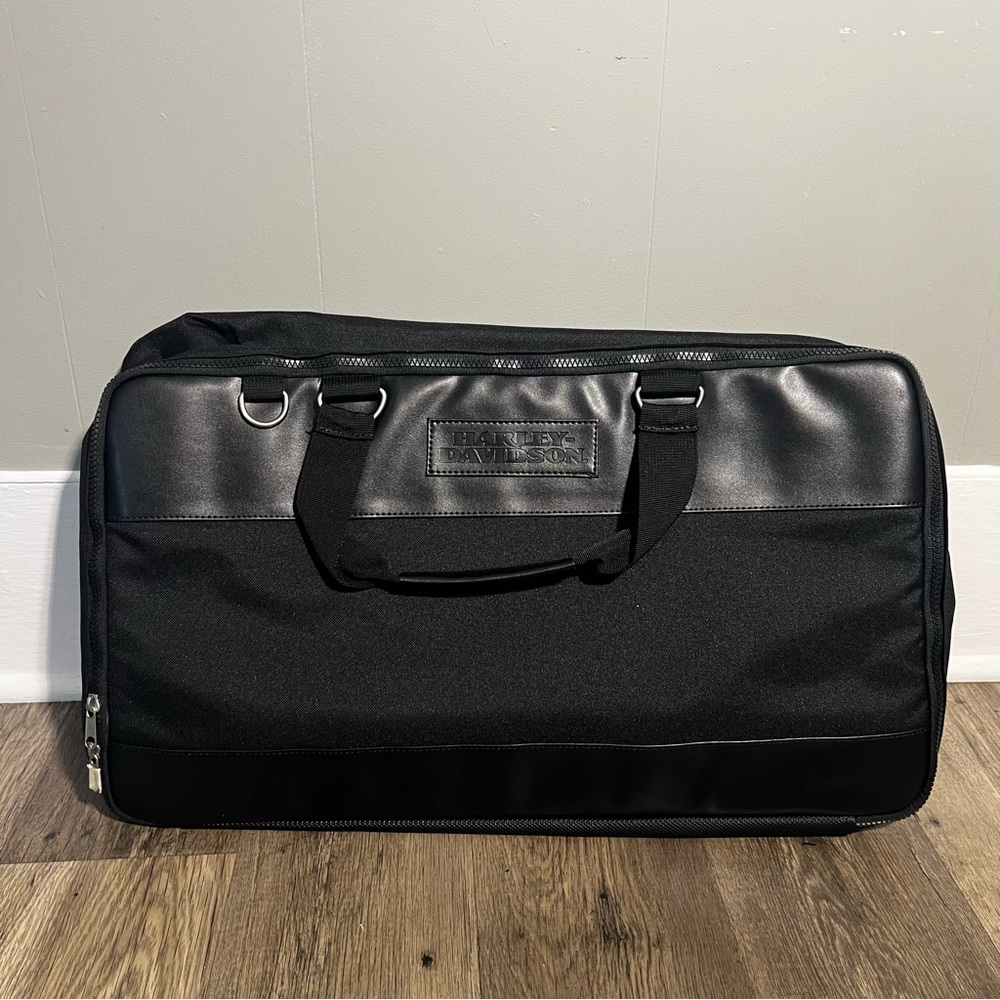 Harley Davidson Black Travel Leather Duffle Bag With Shoulder Strap NWOT